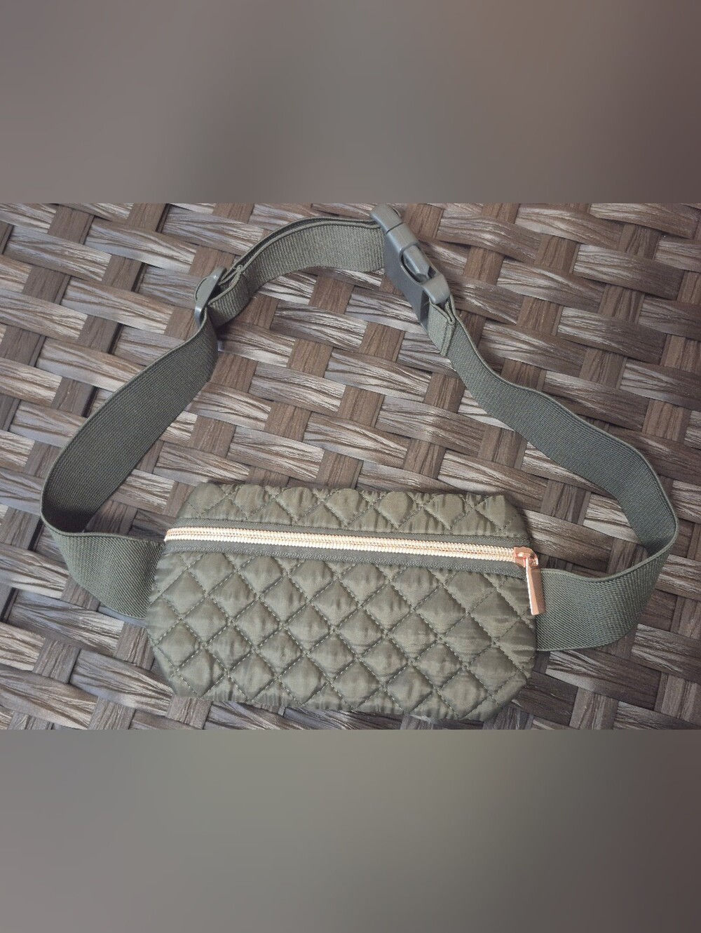 NWOT Quilted Belt Bag In Olive Green